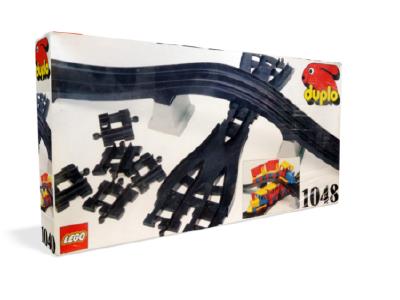 1048 LEGO Dacta Duplo Bridge and Crossing Tracks thumbnail image