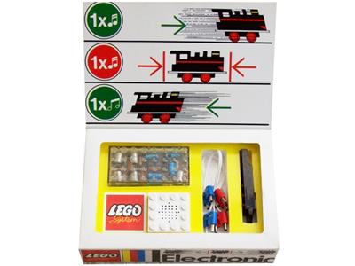 139A LEGO Trains Electronic Control Unit Forward and Stop thumbnail image