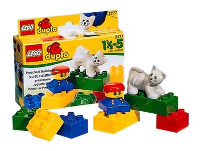 2277 LEGO Duplo Boy with Cat thumbnail image