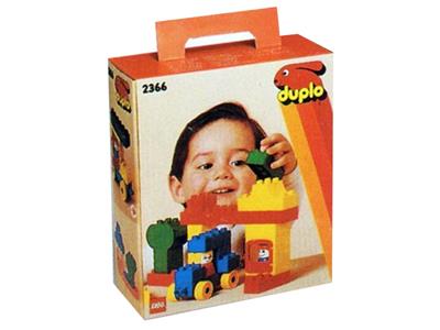 2366 LEGO Duplo Basic Set House and Car thumbnail image