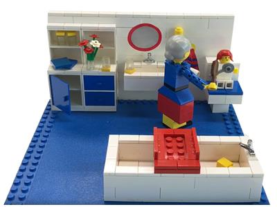 261 LEGO Homemaker Bathroom thumbnail image