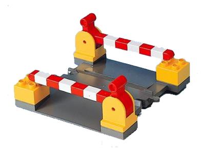 2740 LEGO Duplo Trains Level Crossing thumbnail image