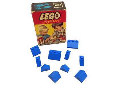 281-2 LEGO 1x2 and 3x2 Blue Sloping Bricks thumbnail image