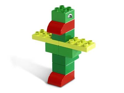 3519 LEGO Imagination Green Parrot thumbnail image
