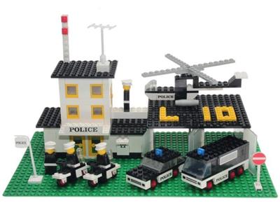 370 LEGOLAND Police Headquarters thumbnail image