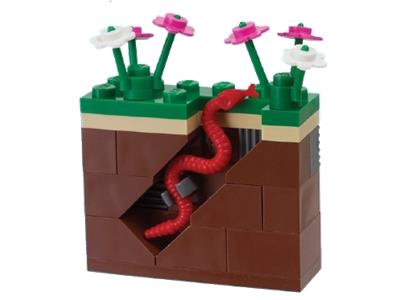 40038 LEGO Monthly Mini Model Build Worm & Earth thumbnail image