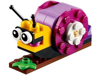 40283 LEGO Monthly Mini Model Build Snail thumbnail image
