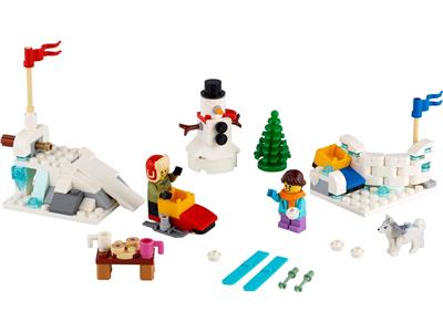 40424 LEGO Christmas Winter Snowball Fight thumbnail image