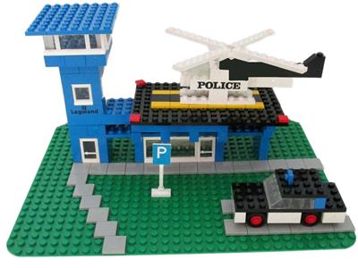 560-2 LEGOLAND Police Heliport thumbnail image