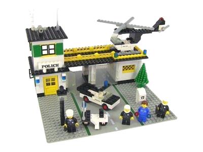 588 LEGO Police Headquarters thumbnail image