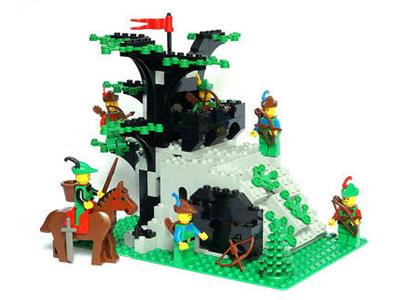 6066 LEGO Forestmen Camouflaged Outpost thumbnail image