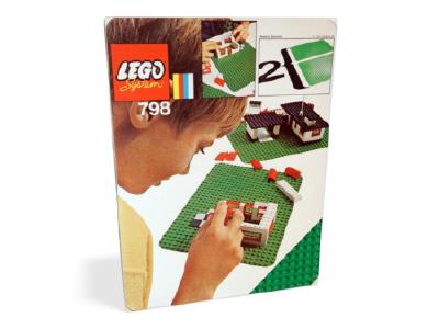 798 LEGO 2 Medium Baseplates Green thumbnail image