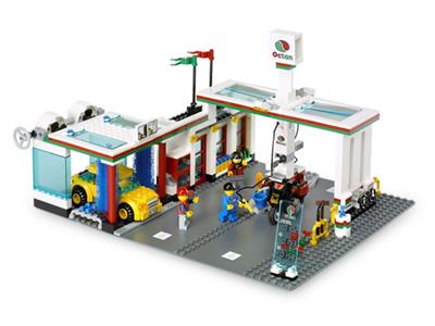 7993 LEGO City Service Station thumbnail image