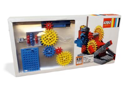 800 LEGO Gears, Motor and Bricks thumbnail image