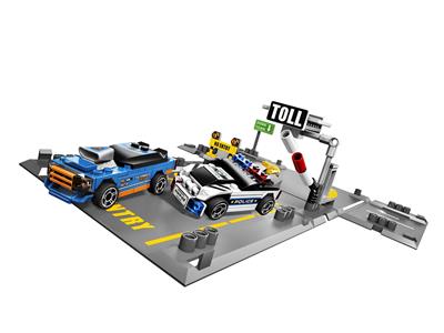 8197 LEGO Tiny Turbos Highway Chaos thumbnail image