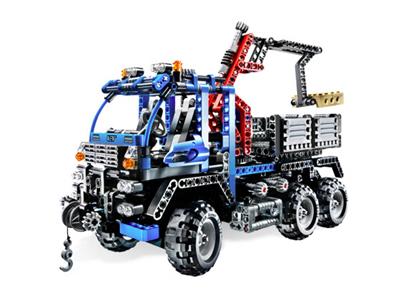 8273 LEGO Technic Off Road Truck thumbnail image