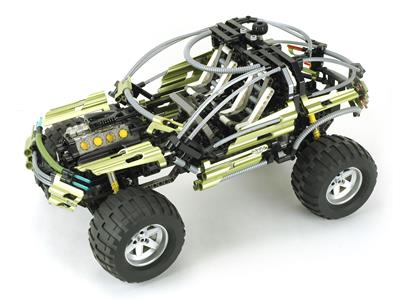 8466 LEGO Technic 4X4 Off-Roader thumbnail image