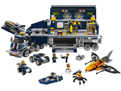 8635 LEGO Agents Mobile Command Center thumbnail image
