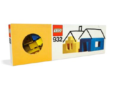 932 LEGO Blue and Yellow Bricks thumbnail image