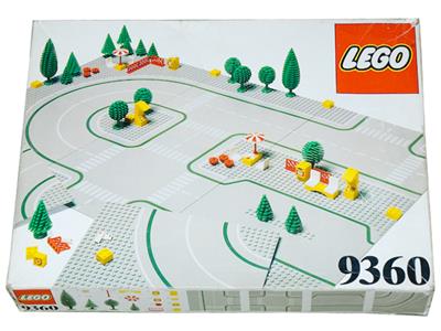 9360 LEGO Dacta Town Roadplates and Scenery thumbnail image