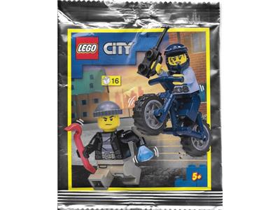 952211 LEGO City Policewoman and Crook thumbnail image