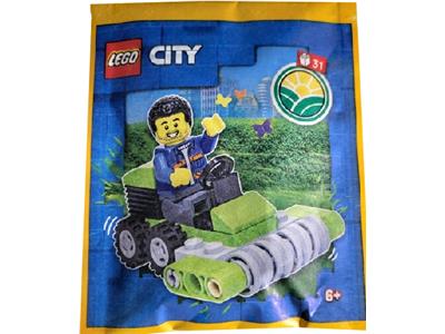 952303 LEGO City Worker with Lawnmower thumbnail image