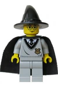 Harry Potter with Hogwarts torso, light gray legs, black wizard hat, and black cape with stars hp035