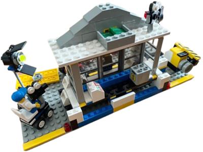 LEGO 1352 Explosion Studio | BrickEconomy