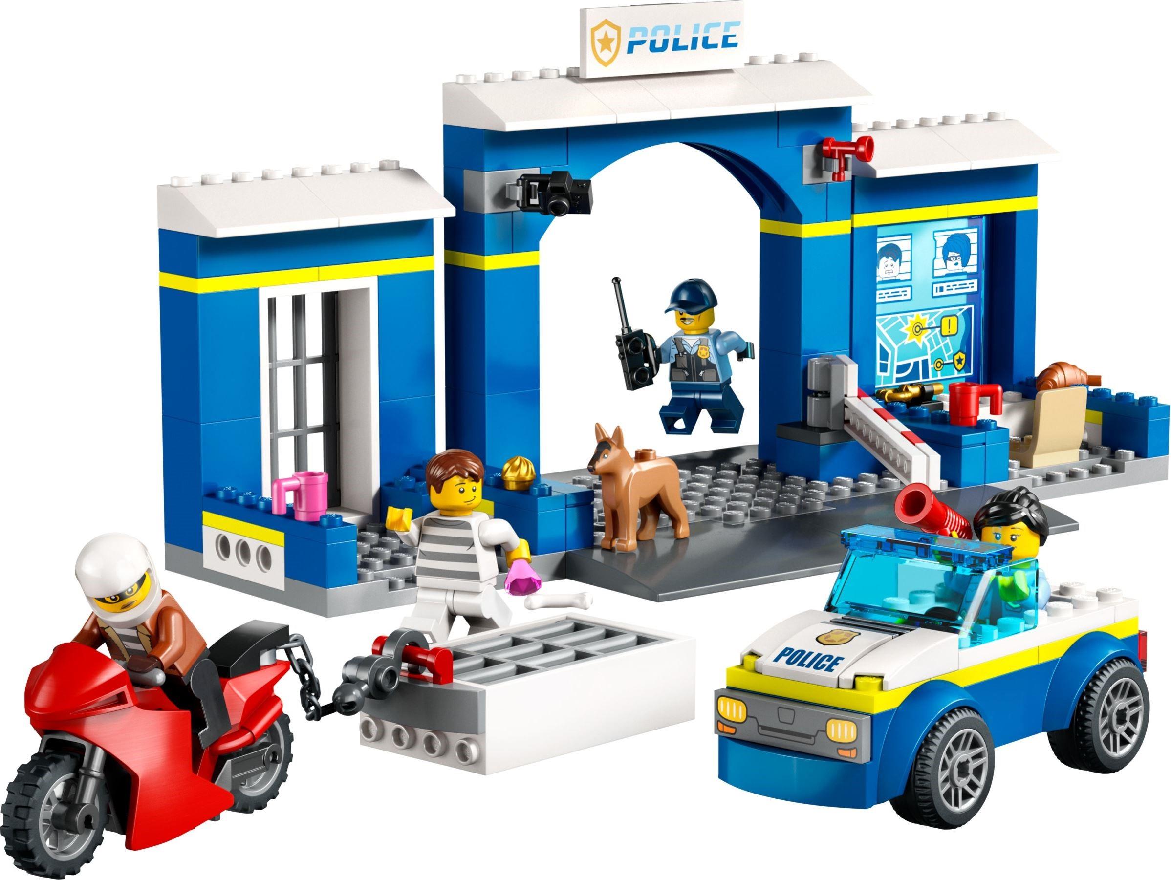 LEGO 7237 City Police station, Retired New in Damaged Box